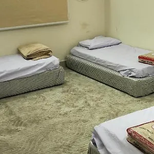 شقة المبارك1 عن الحرم 20د مشيا على الاقدام, مكة