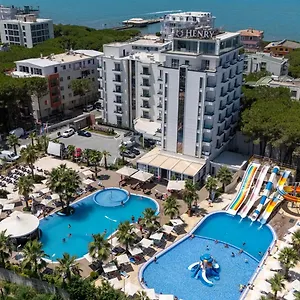 Henry & Hotel Golem (Tirana)